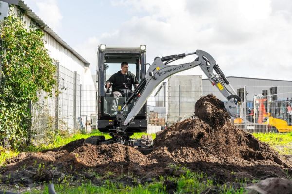 Minibagger „Bobmaster Premium“ – Diesel, 1900 kg mit Knickarm + Joystick Steuerung