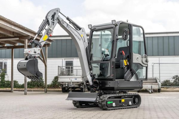 Minibagger „Bobmaster Premium“ – Diesel, 1900 kg mit Knickarm + Joystick Steuerung
